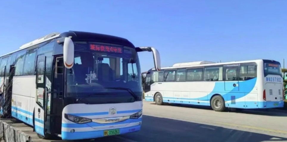 乘坐城際4號(hào)線，打卡布魯維斯、那香海、海草部落，連線貓頭山、火炬八街。